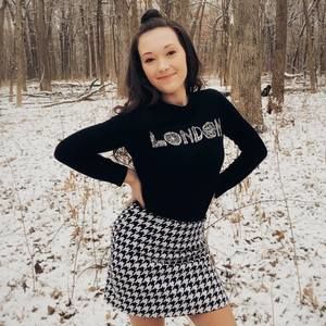 Meet your Posher, Danielle